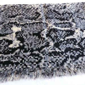 TARNISH Scarf Oversized 100% wool Scarf Shawl 81"x28" Gray Black Geo pattern